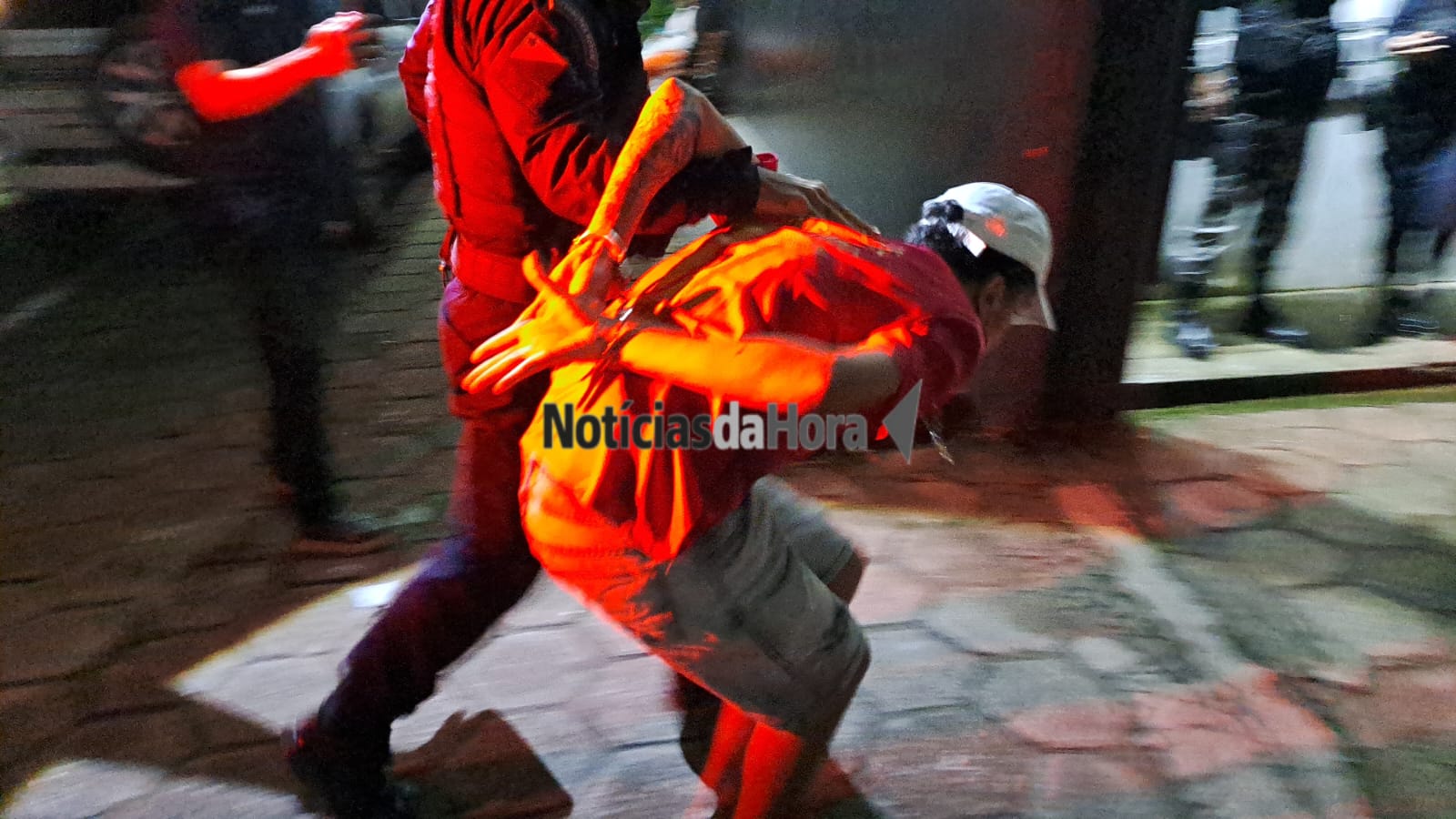 Trio é preso por tráfico de drogas após denúncia anônima no bairro João Paulo, em Rio Branco